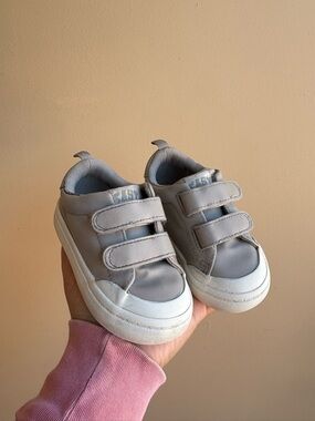 H&M boys sneakers